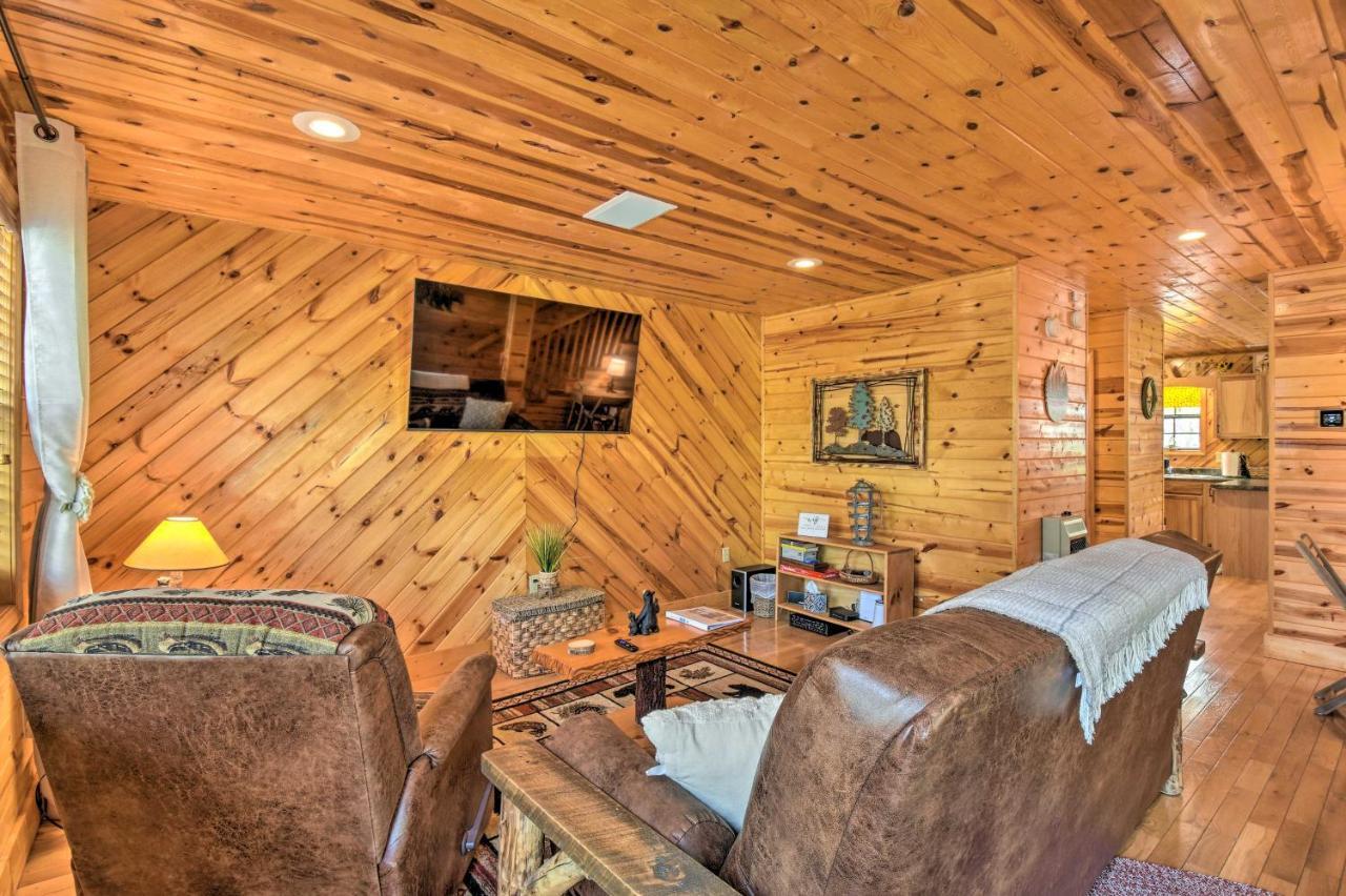 Cozy Hiawassee Cabin With Fire Pit And Mtn Views! 外观 照片