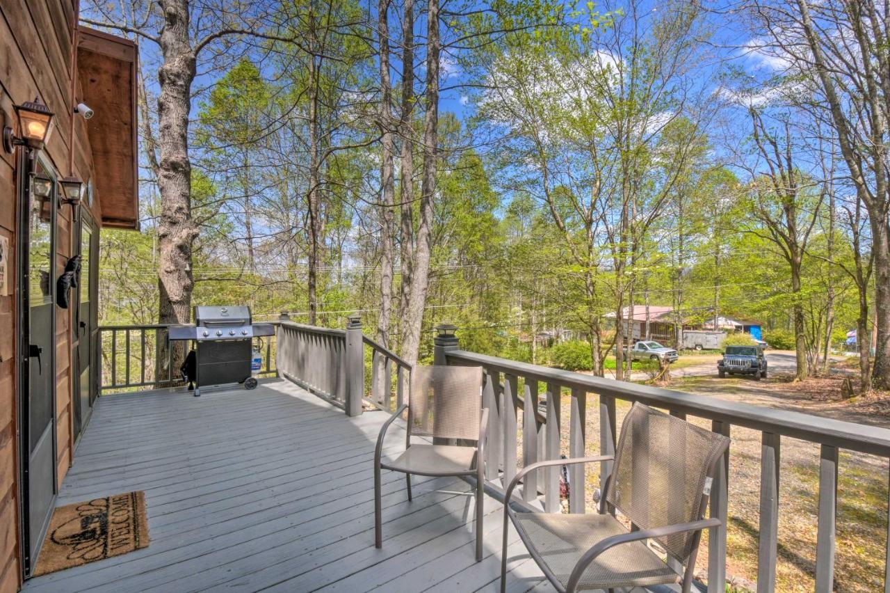 Cozy Hiawassee Cabin With Fire Pit And Mtn Views! 外观 照片