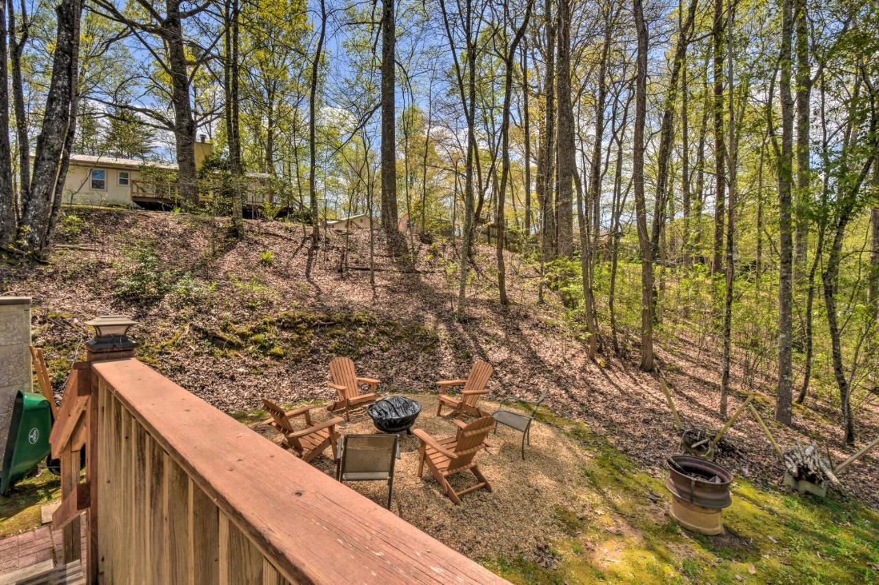 Cozy Hiawassee Cabin With Fire Pit And Mtn Views! 外观 照片